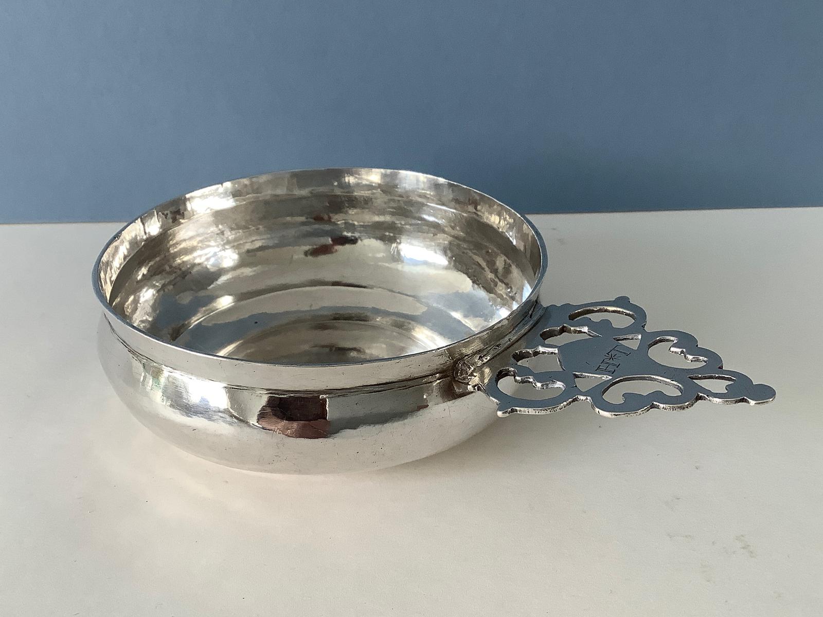 Queen Anne Britannia Standard Silver Bleeding Bowl (1 of 5)