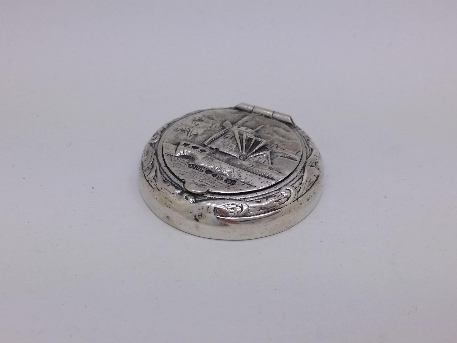 Swedish c.1952 Continental 830 Silver Windmill Decorated Pill Box (1 of 12)