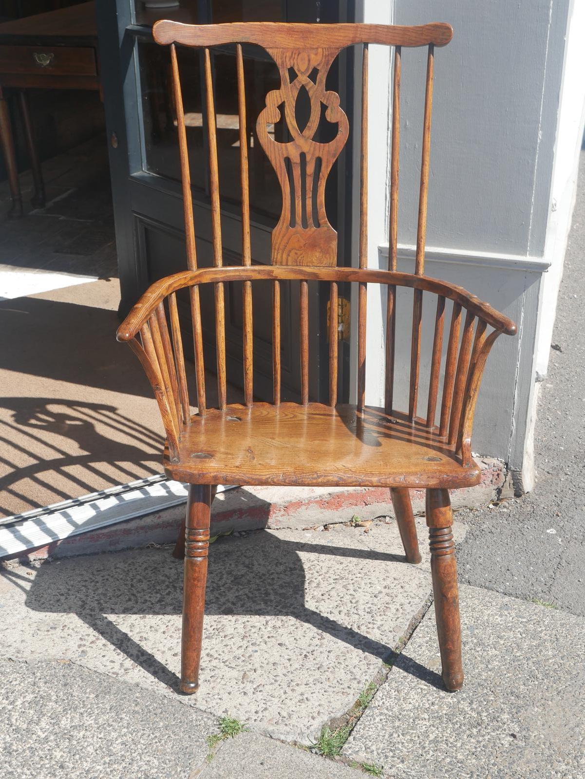 Georgian Comb Back Windsor Armchair (1 of 13) Georgian Comb Back Windsor Armchair (1 of 13)