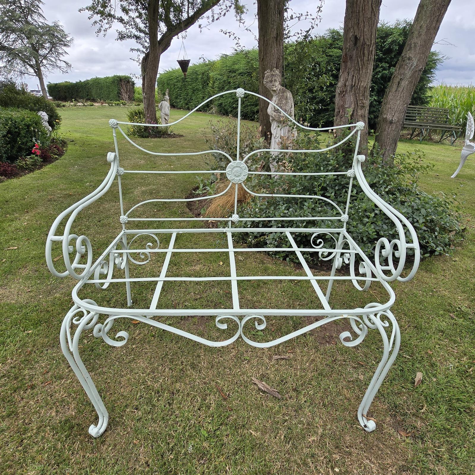 Good Conservatory Garden Bench (1 of 7)