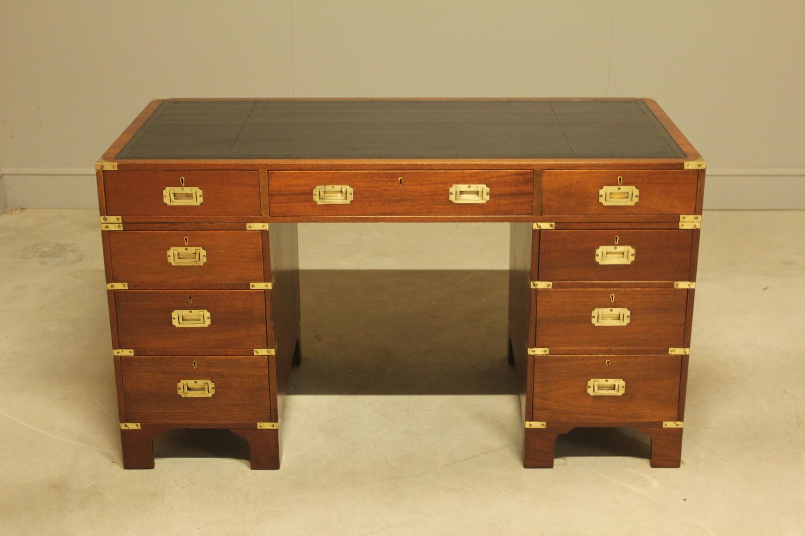 Pedestal Desks - main image