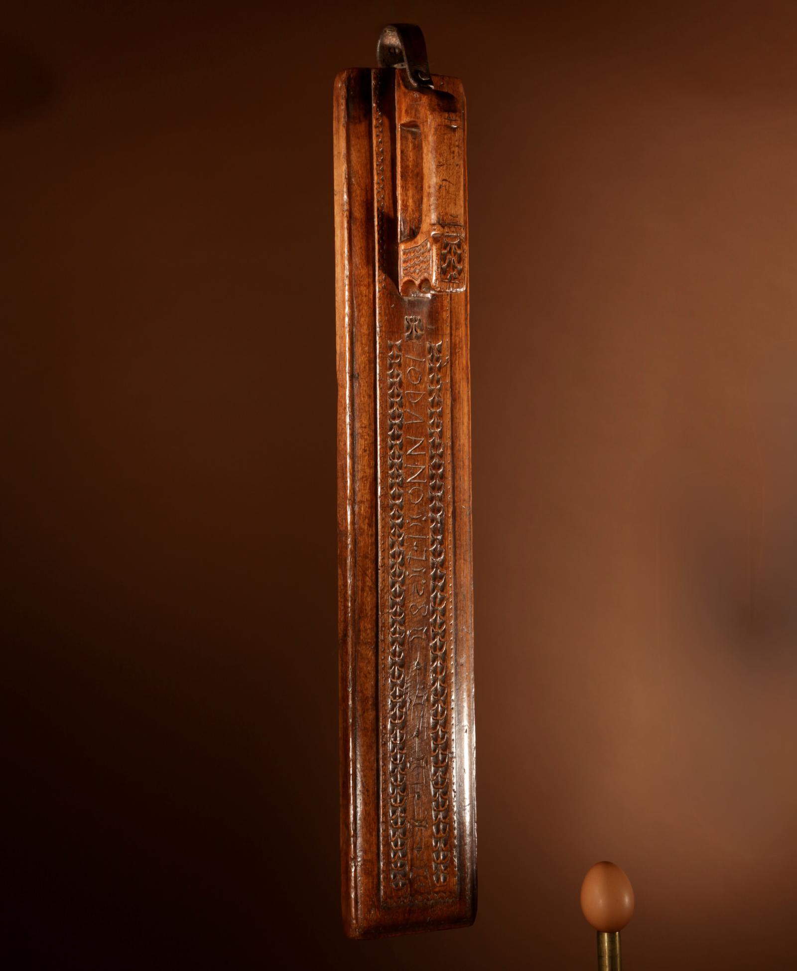 Early Dated 1728 Stylish Norwegian Mangle Board (1 of 12)