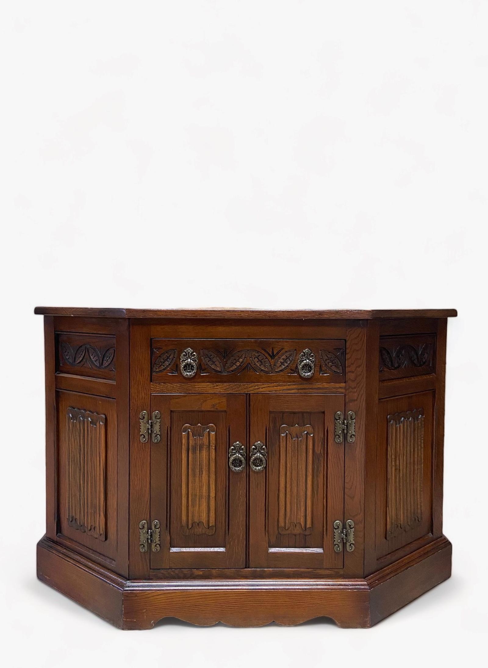 Vintage Old Charm Hall Cabinet / Tudor Brown / Made in England c.1970 (1 of 12)