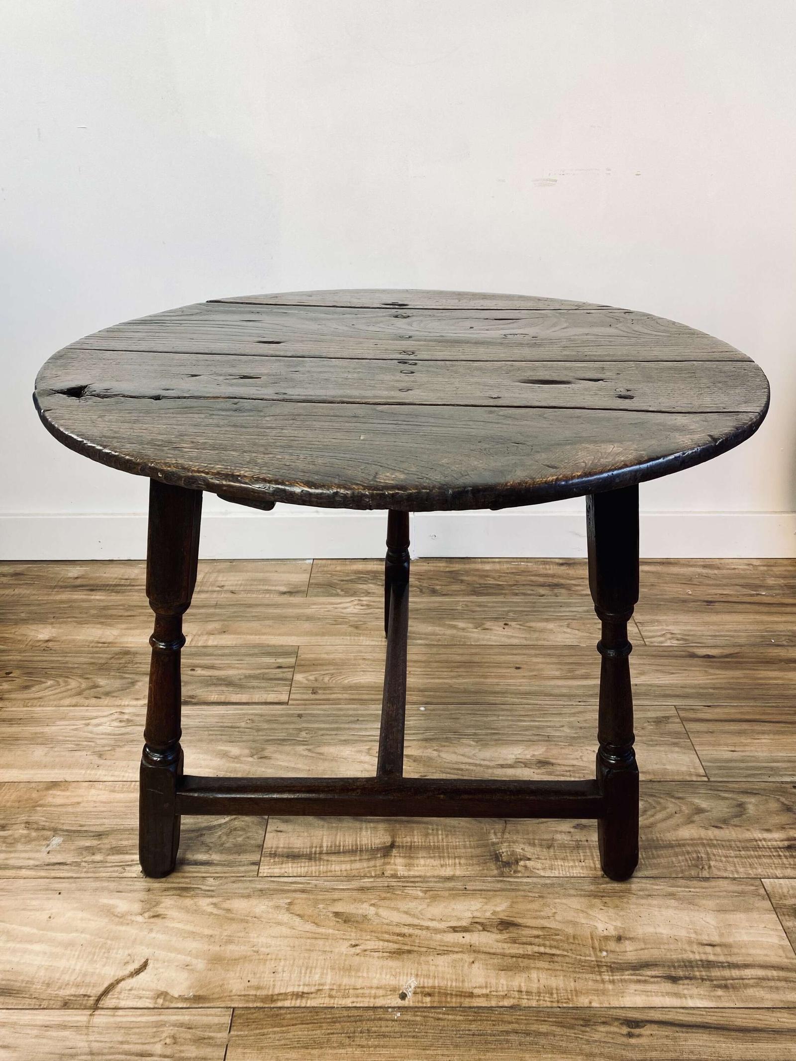 Antique Welsh Cricket Table c.1740 (1 of 9) Antique Welsh Cricket Table c.1740 (1 of 9)