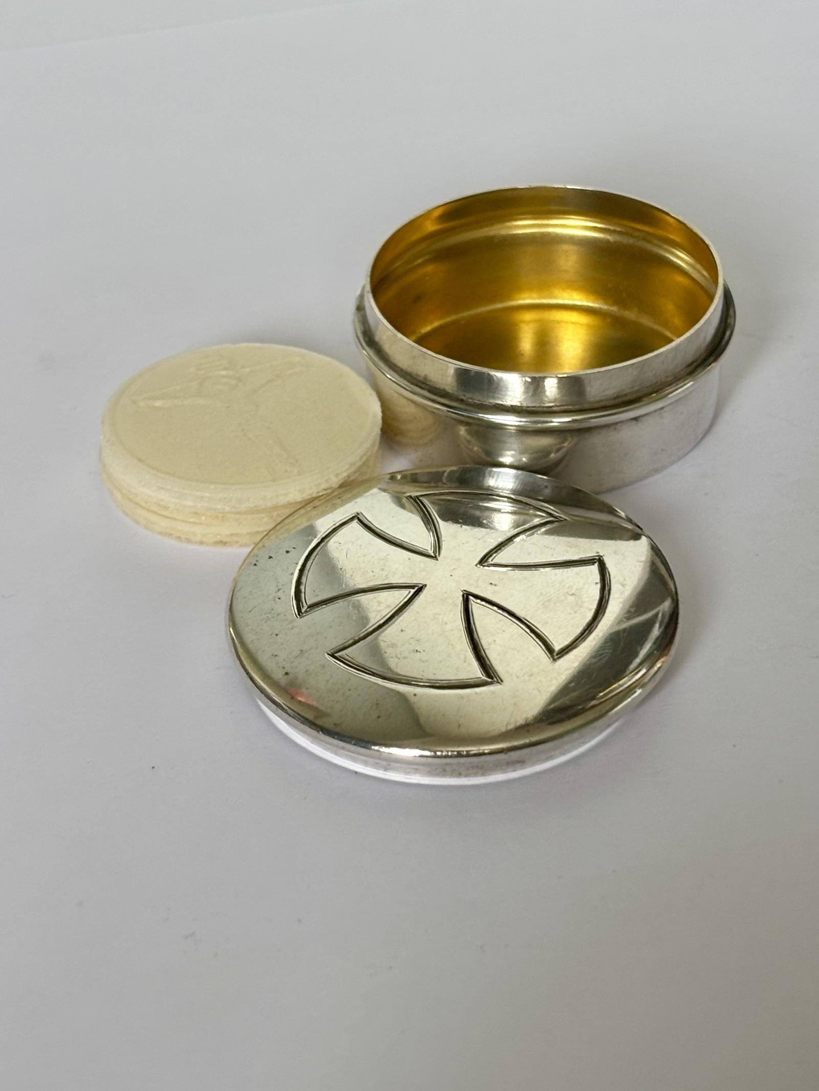 Sterling Silver Gilt Ecclesiastical PYX Box Cross AR Mowbray & Co London 1960 (1 of 10) Sterling Silver Gilt Ecclesiastical PYX Box Cross AR Mowbray & Co London 1960 (1 of 10)