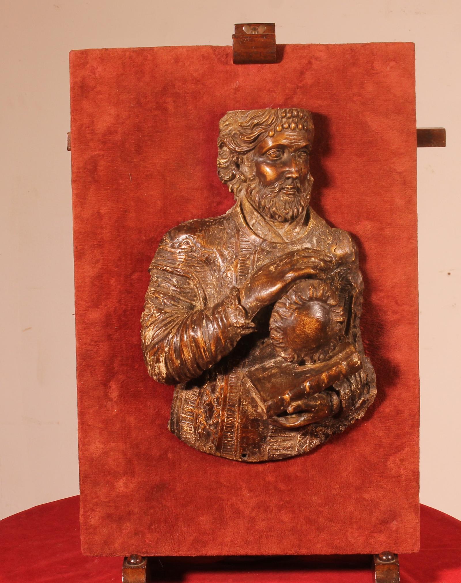Renaissance Period Saint Bartholomew In Walnut, Circa 1600 (1 of 14) Renaissance Period Saint Bartholomew In Walnut, Circa 1600 (1 of 14)