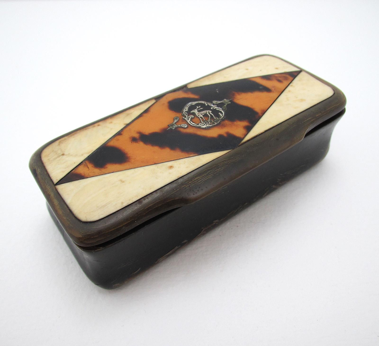 Antique Early 19th Century Georgian Large Horn Tortoiseshell Snuff Box with Silver Inlay (1 of 10) Antique Early 19th Century Georgian Large Horn Tortoiseshell Snuff Box with Silver Inlay (1 of 10)