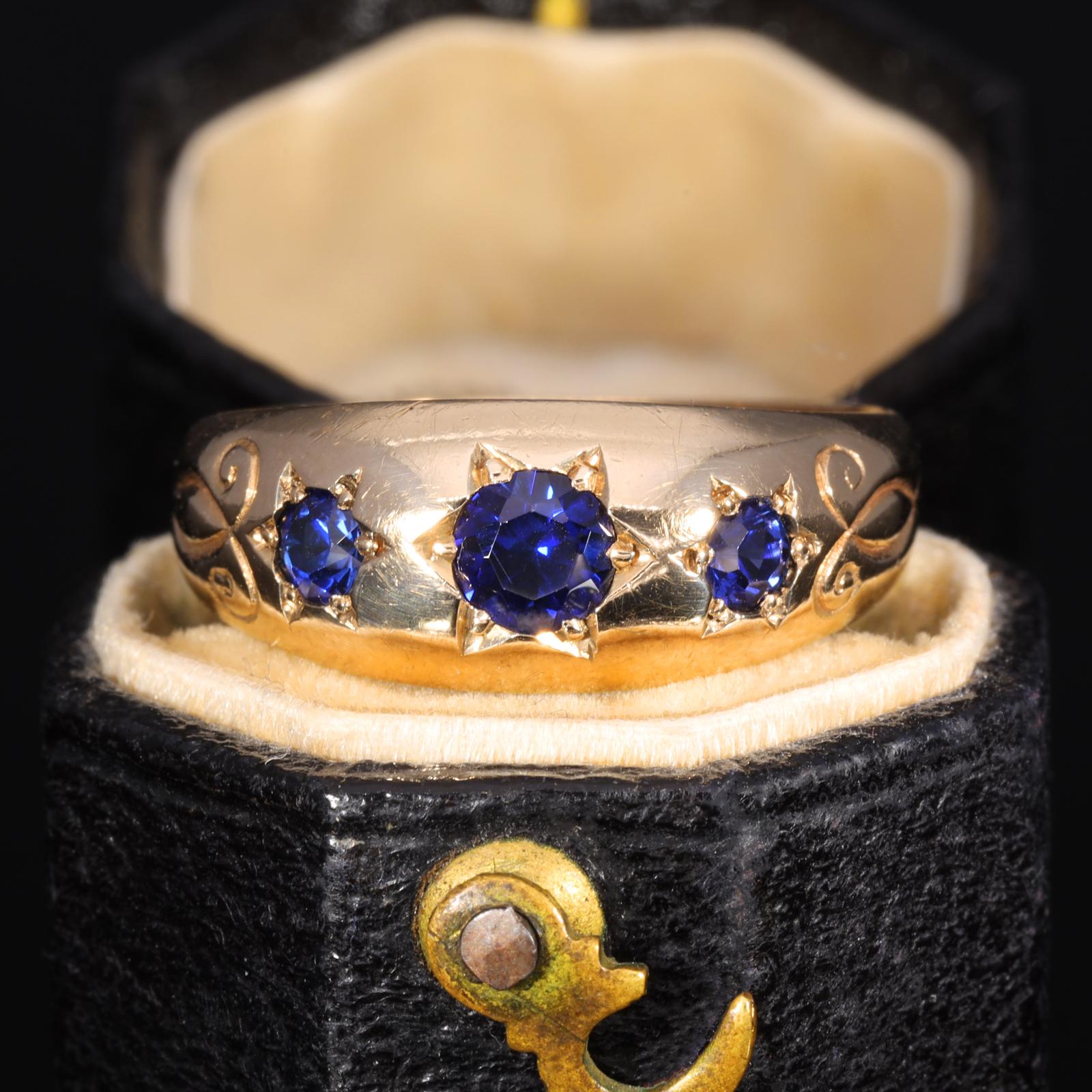 The Vintage Three Stone Garnet Topped Doublet Ring (1 of 8) The Vintage Three Stone Garnet Topped Doublet Ring (1 of 8)