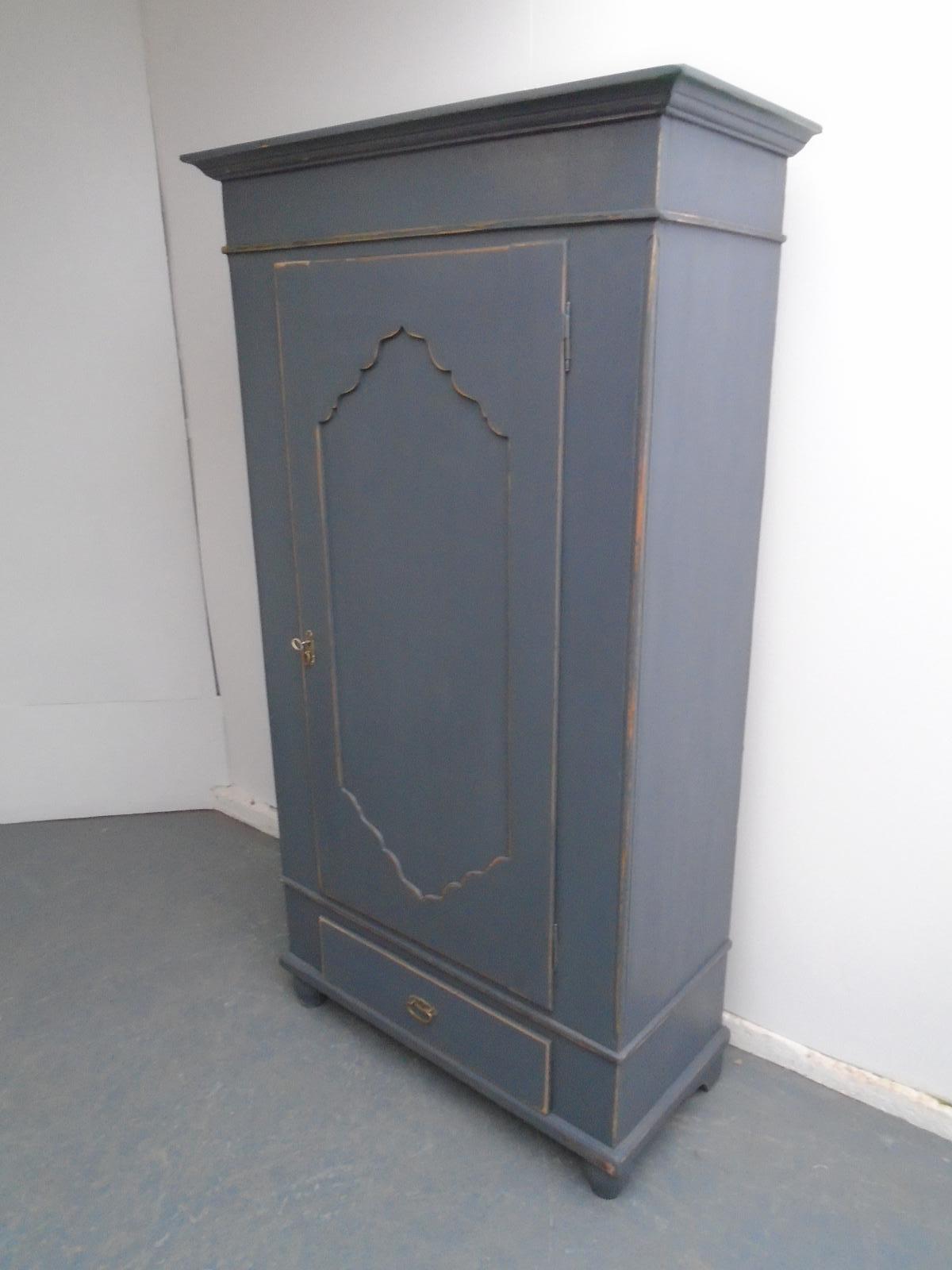 Pretty Painted Grey Wide Georgian Antique Pine Storage Cupboard (1 of 12)