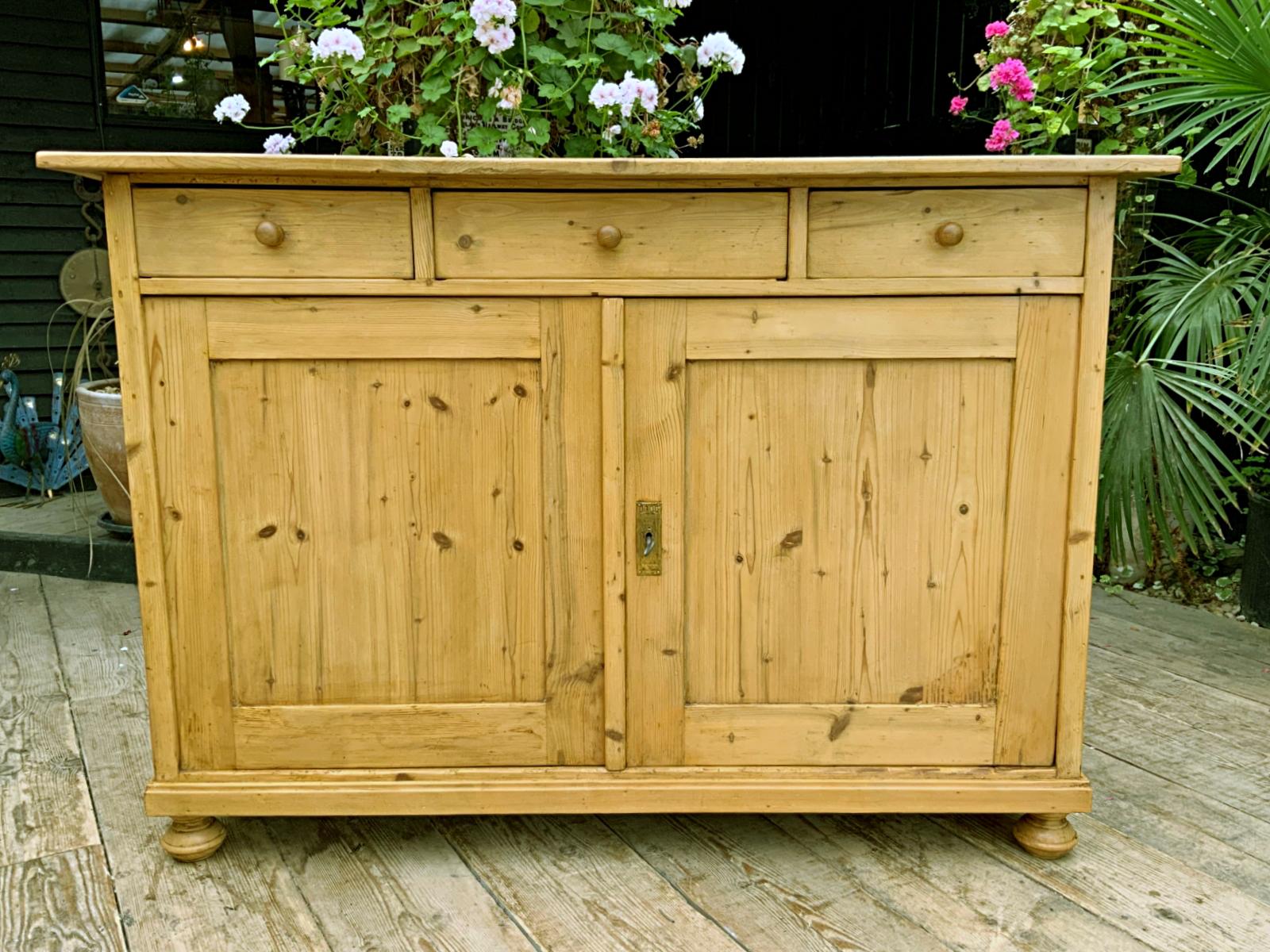 Large Old Pine Dresser Base Sideboard / Cupboard / TV Stand - We Deliver (1 of 9) Large Old Pine Dresser Base Sideboard / Cupboard / TV Stand - We Deliver (1 of 9)