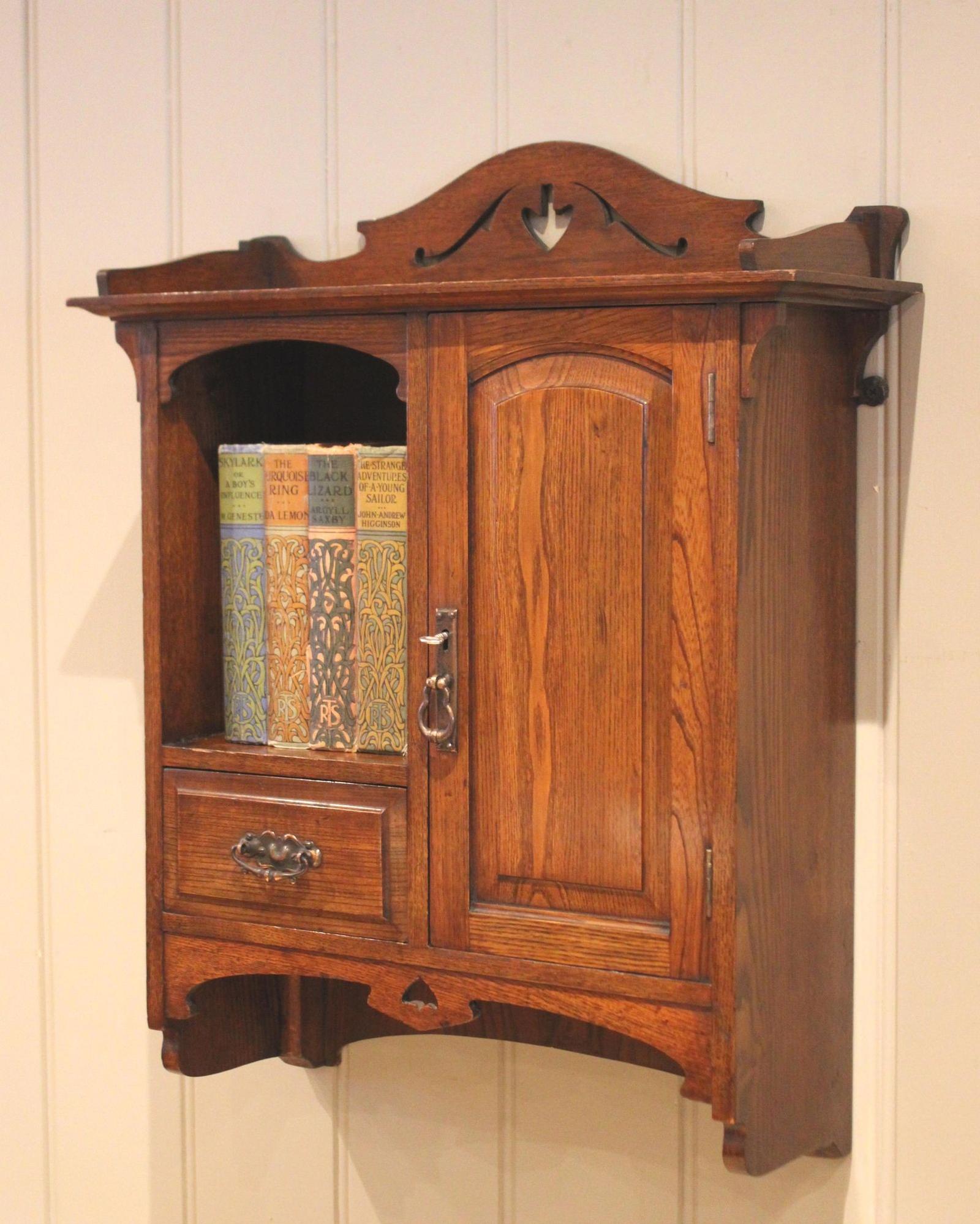 Oak Arts & Crafts Wall Cabinet (1 of 11)