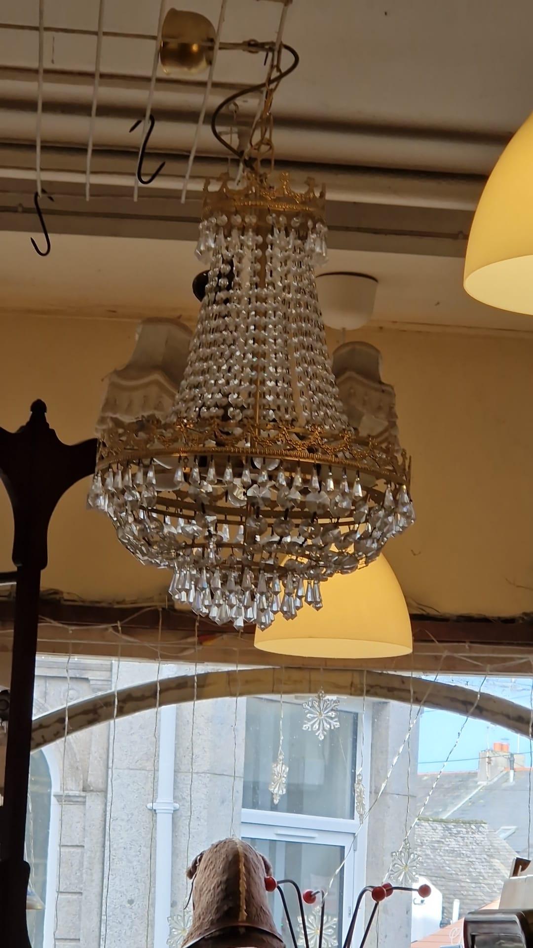 Nice Gilt Chandelier (1 of 1) Nice Gilt Chandelier (1 of 1)