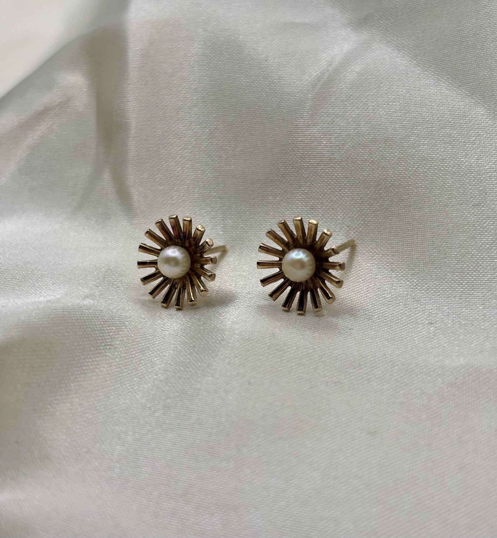 Vintage Sunburst Gold & Pearl Earrings (1 of 6) Vintage Sunburst Gold & Pearl Earrings (1 of 6)