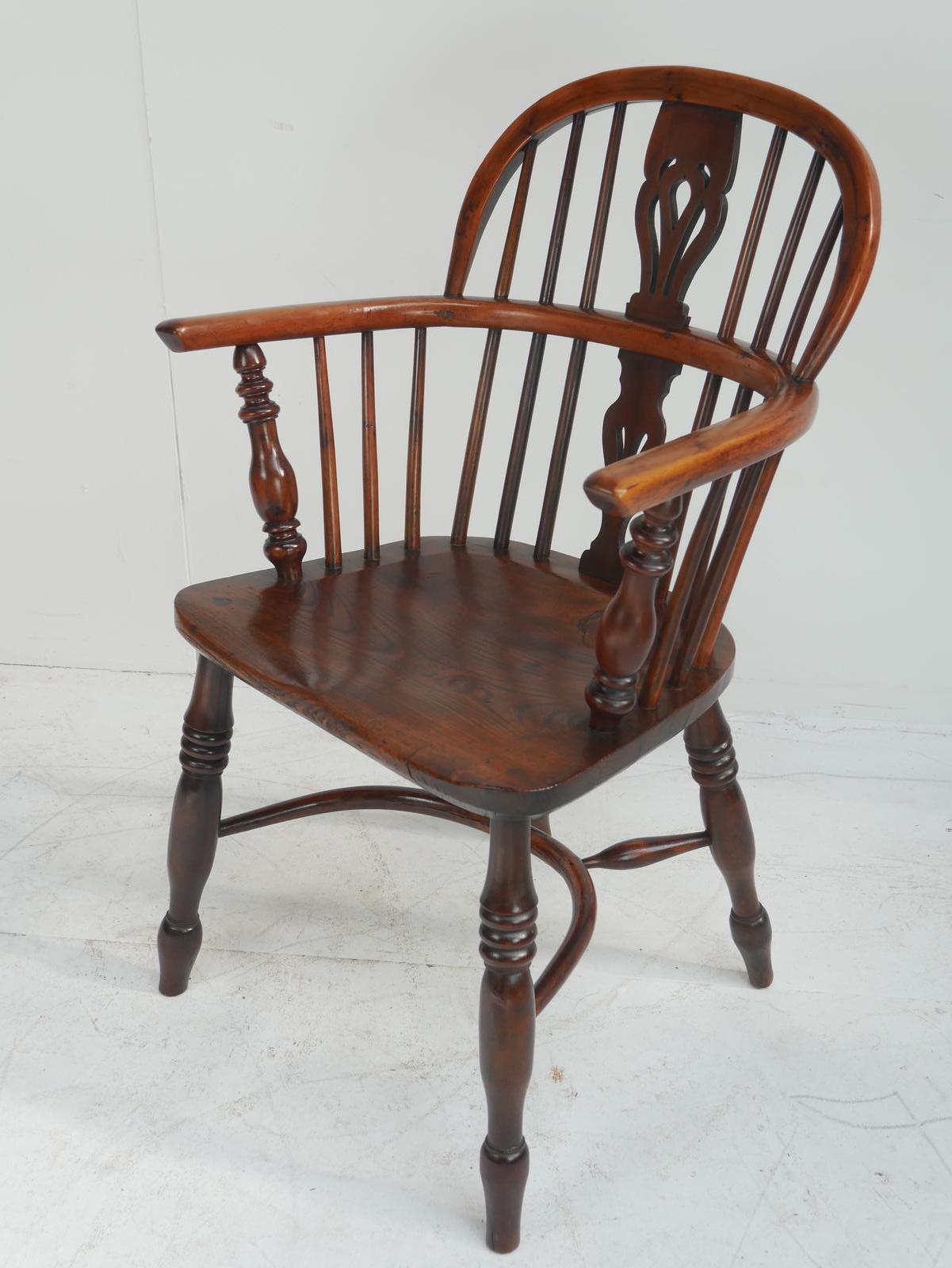 Regency Yew Windsor Aremchair (1 of 8)