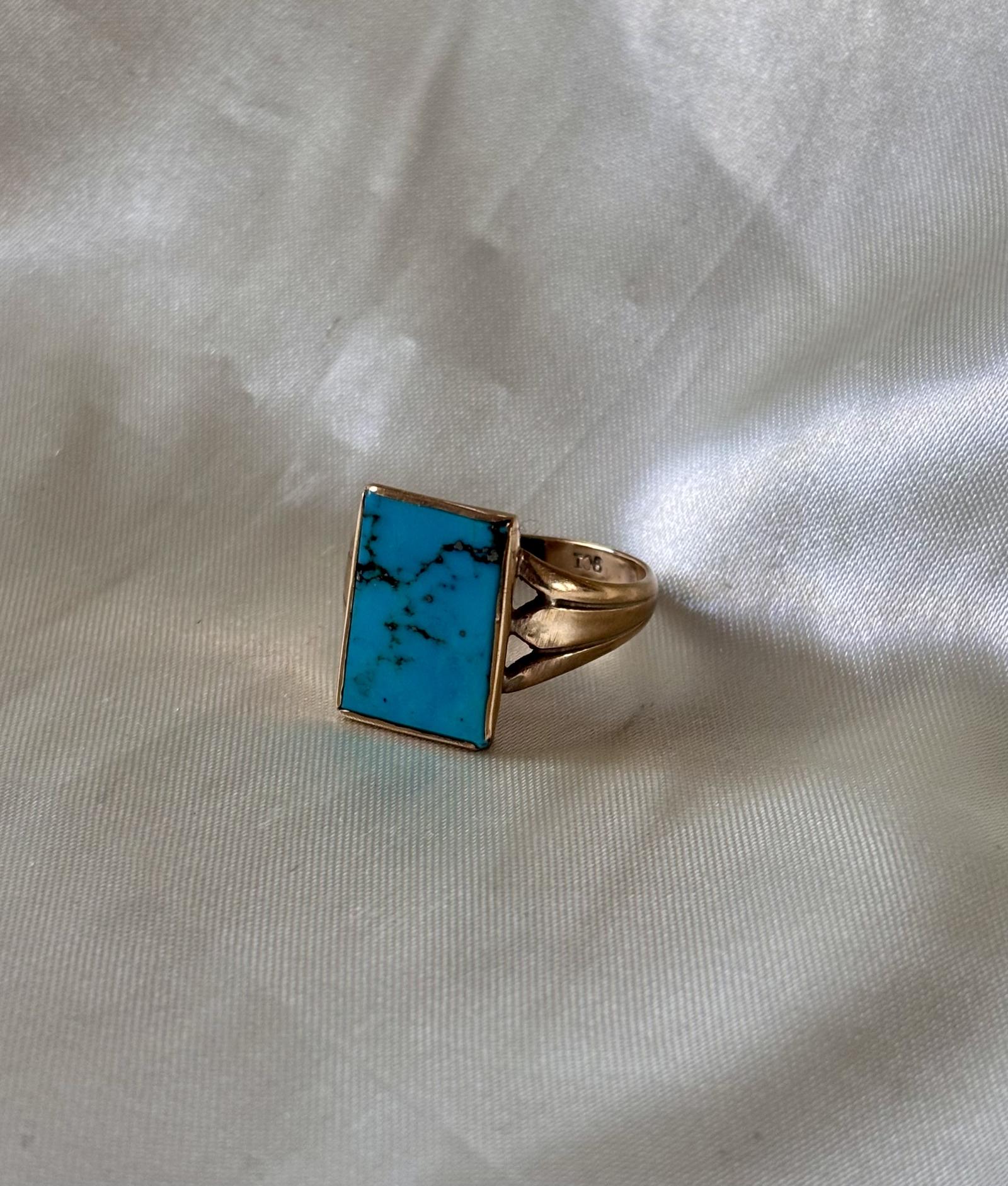 Vintage Gold & Turquoise Ring (1 of 9) Vintage Gold & Turquoise Ring (1 of 9)