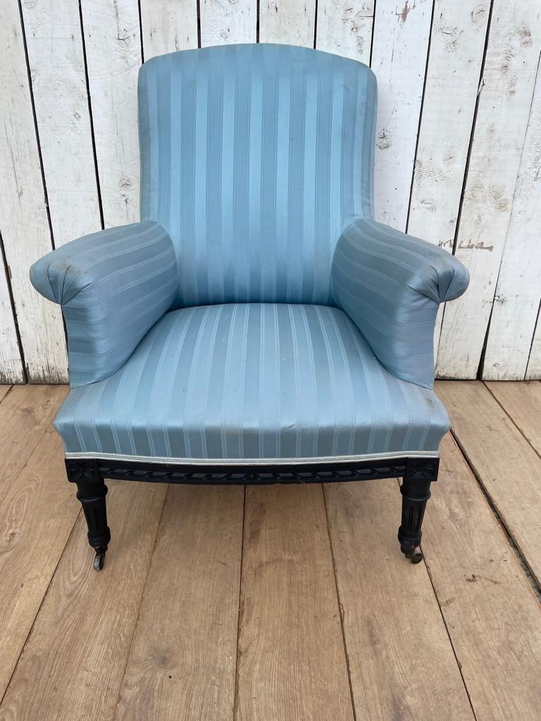 comfy-french-armchair-0111842-la467700