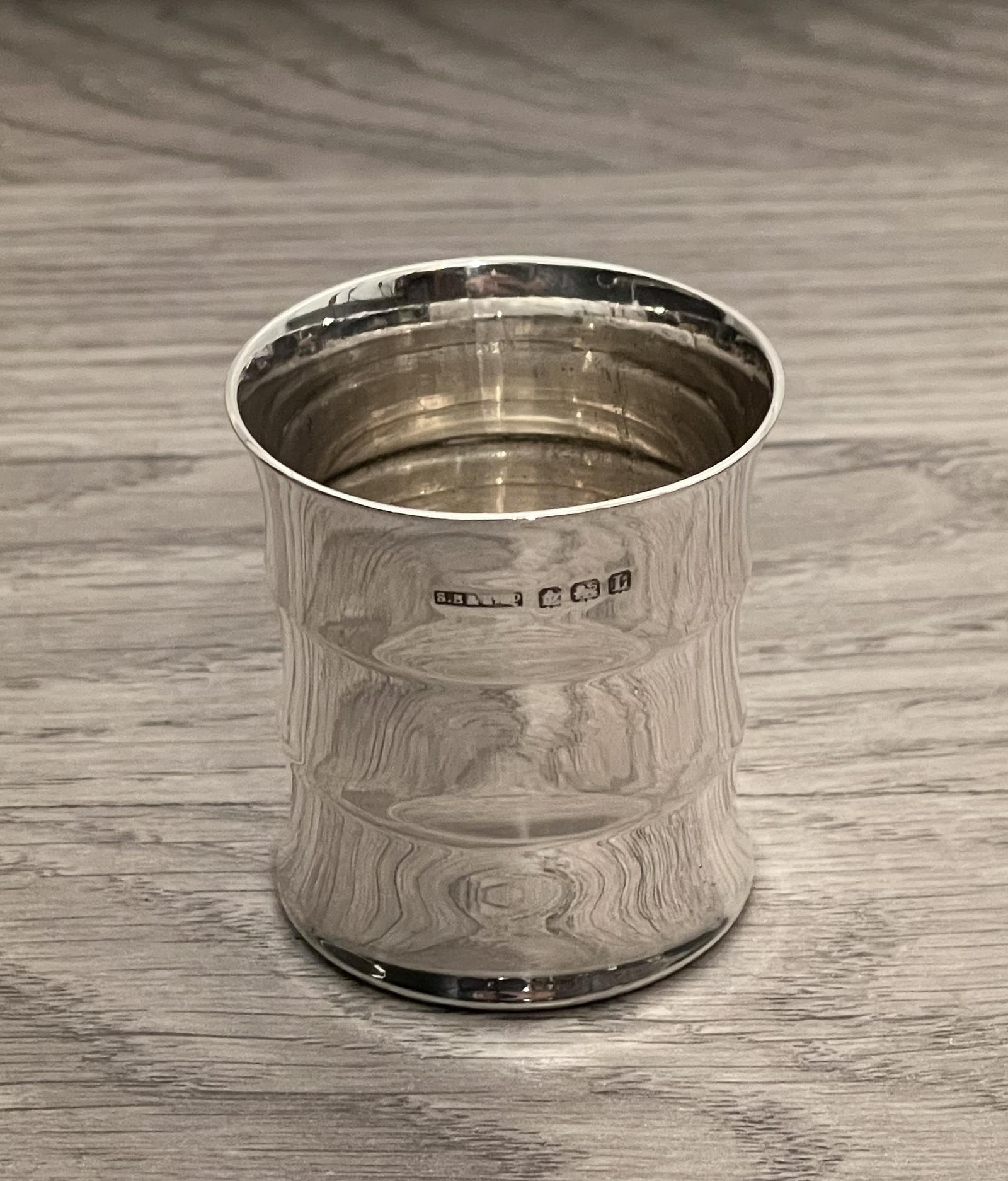 George V Solid Silver Spirit Shot Measure (1 of 5) George V Solid Silver Spirit Shot Measure (1 of 5)