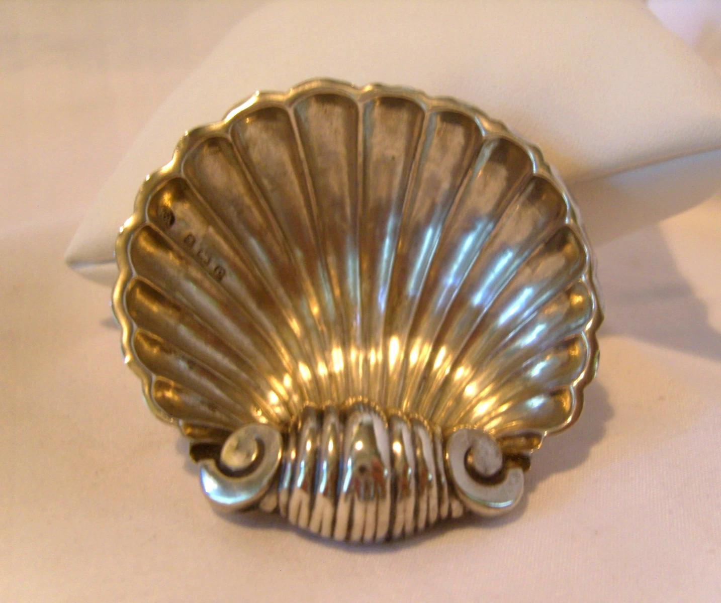 Salt Dish Edwardian Sterling Silver 1902 Hallmarked William Andrews (1 of 9) Salt Dish Edwardian Sterling Silver 1902 Hallmarked William Andrews (1 of 9)