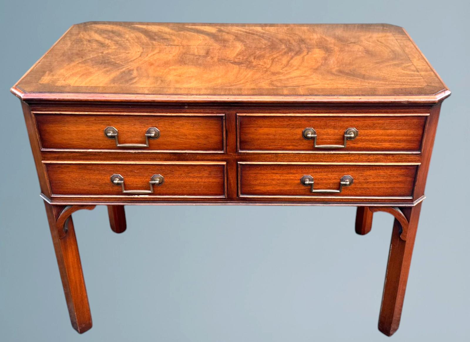 Figured Mahogany Four Drawer Chest Reprodux Bevan Funnel (1 of 15)