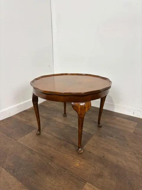 Vintage Walnut Veneer Scalloped Edge Coffee Table (1 of 13) Vintage Walnut Veneer Scalloped Edge Coffee Table (1 of 13)