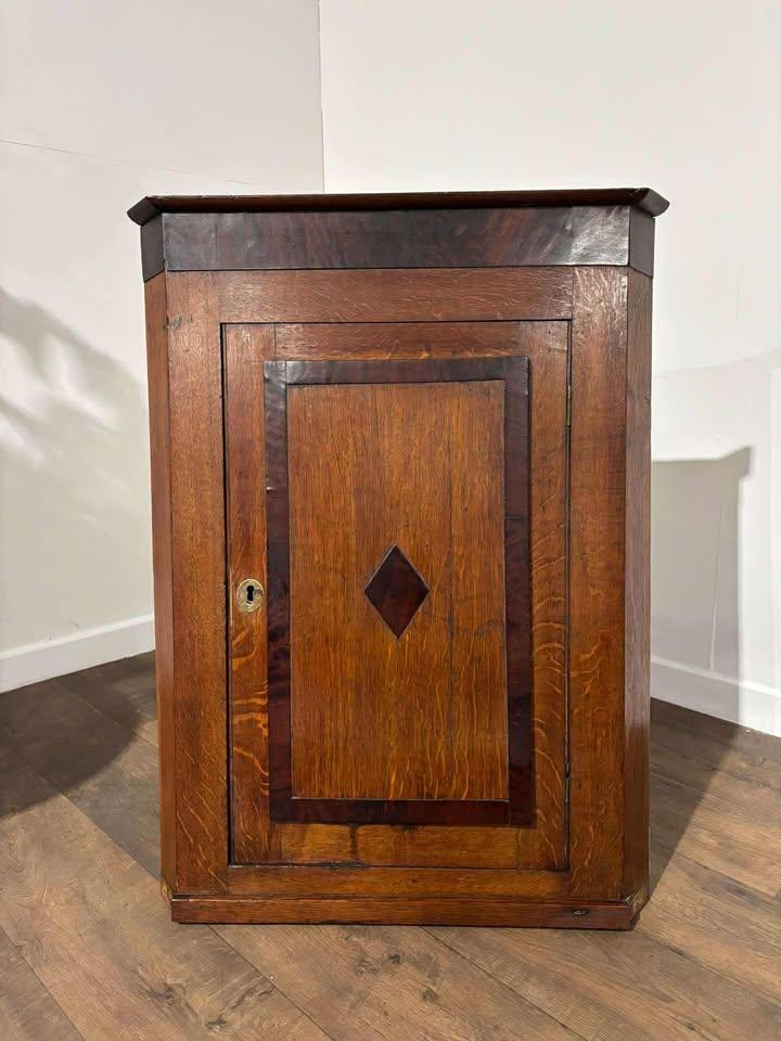 Victorian Oak Corner Cupboard (1 of 12)