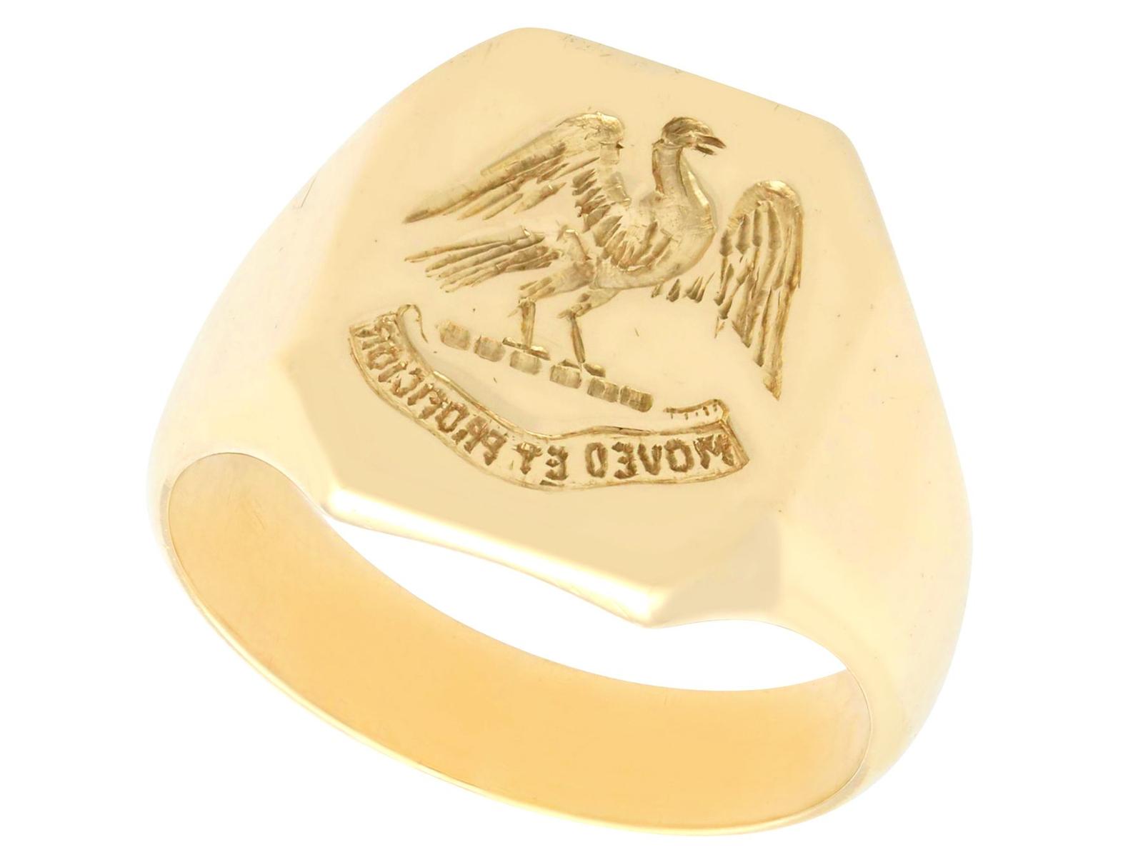Vintage Scottish 9ct Yellow Gold Signet Ring 1944 (1 of 6)