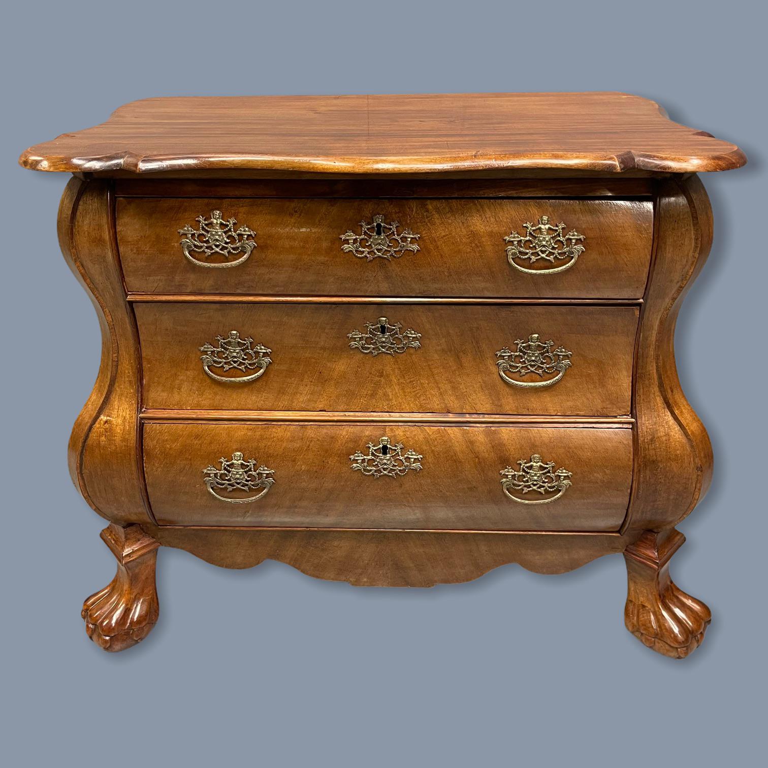 19th Century Dutch Walnut Chest of Drawers (1 of 10) 19th Century Dutch Walnut Chest of Drawers (1 of 10)