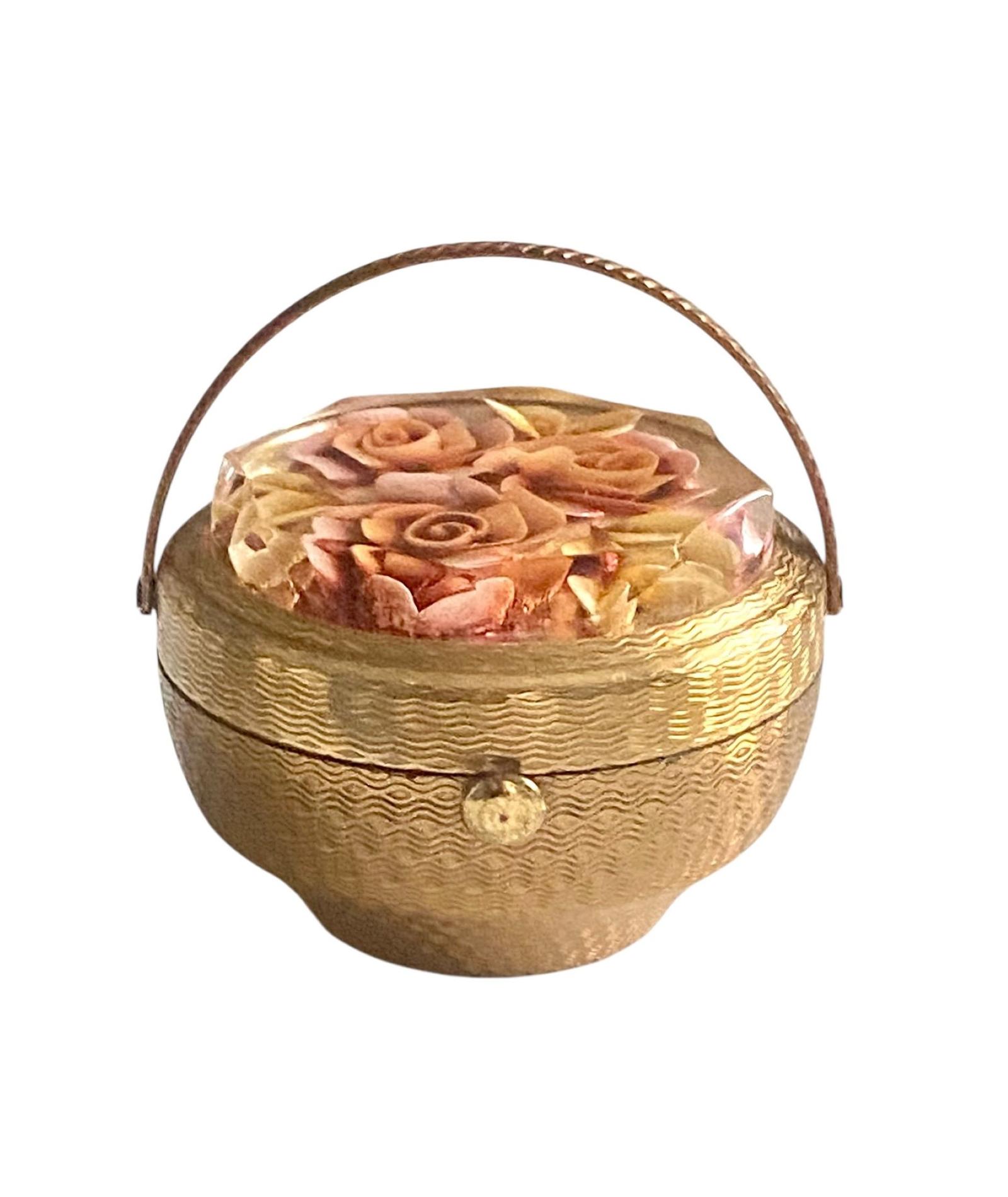 Vintage Kigu Bouquet Powder Compact Novelty Figural Flower Basket Circa 1940 (1 of 13) Vintage Kigu Bouquet Powder Compact Novelty Figural Flower Basket Circa 1940 (1 of 13)
