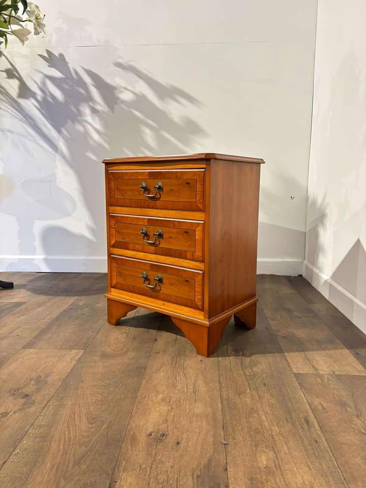 Reproduction Yew Three Drawer Chest (Small Proportions) (1 of 17)