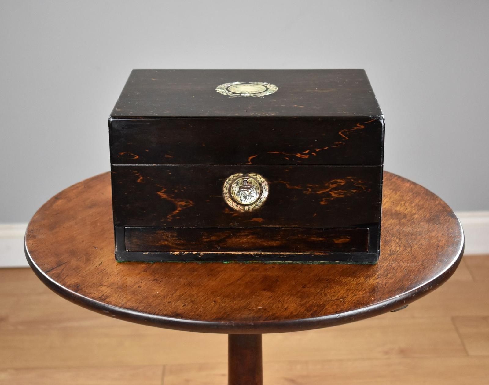 Victorian Rosewood Travelling Vanity / Jewellery Box (1 of 14)