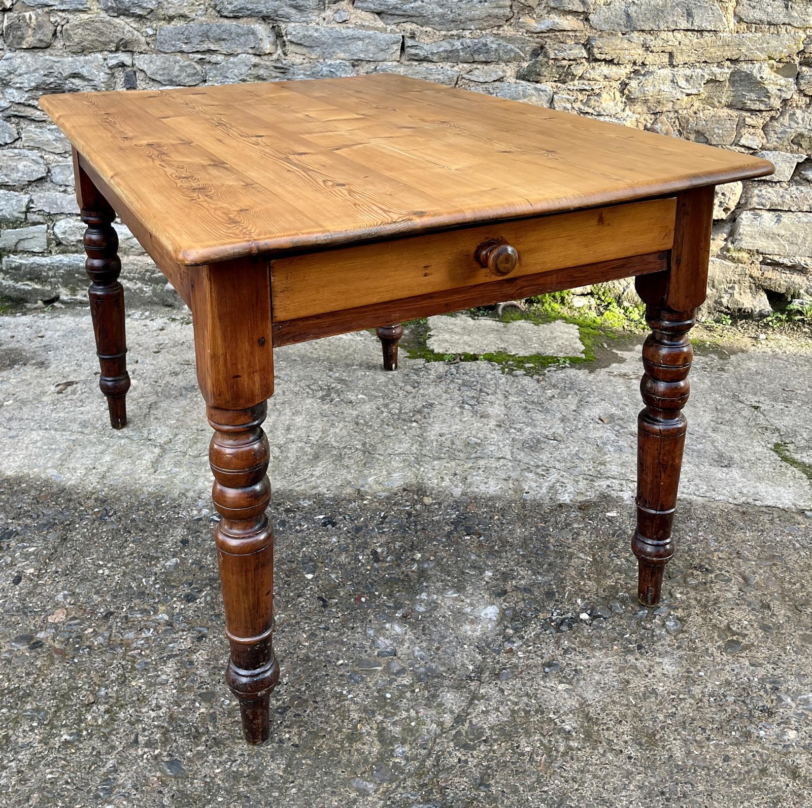 Victorian Pine Farmhouse Table (1 of 13)