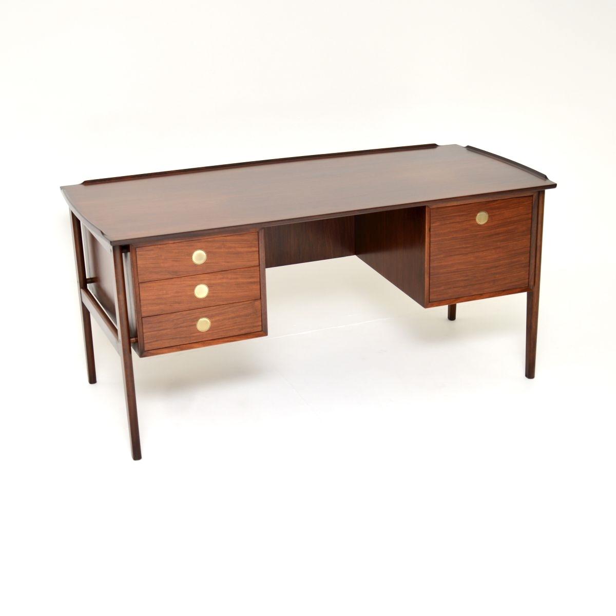 Danish Vintage Rosewood Executive Desk (1 of 10) Danish Vintage Rosewood Executive Desk (1 of 10)