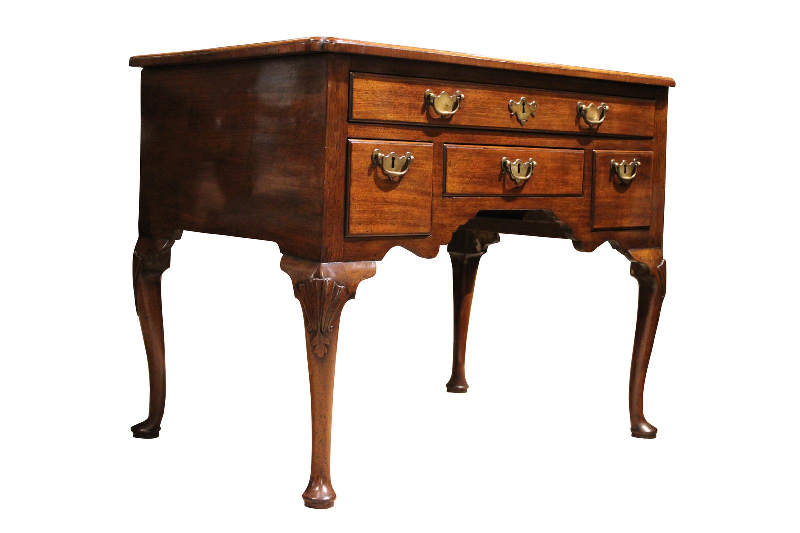 Fine George II Mahogany Lowboy (1 of 5) Fine George II Mahogany Lowboy (1 of 5)