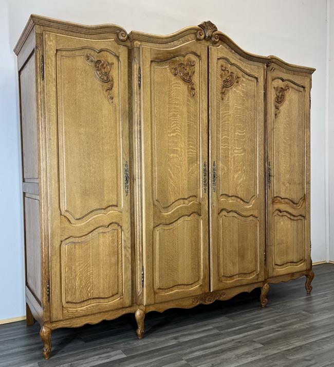 Vintage French Carved 4 Door Armoire Wardrobe (1 of 10) Vintage French Carved 4 Door Armoire Wardrobe (1 of 10)