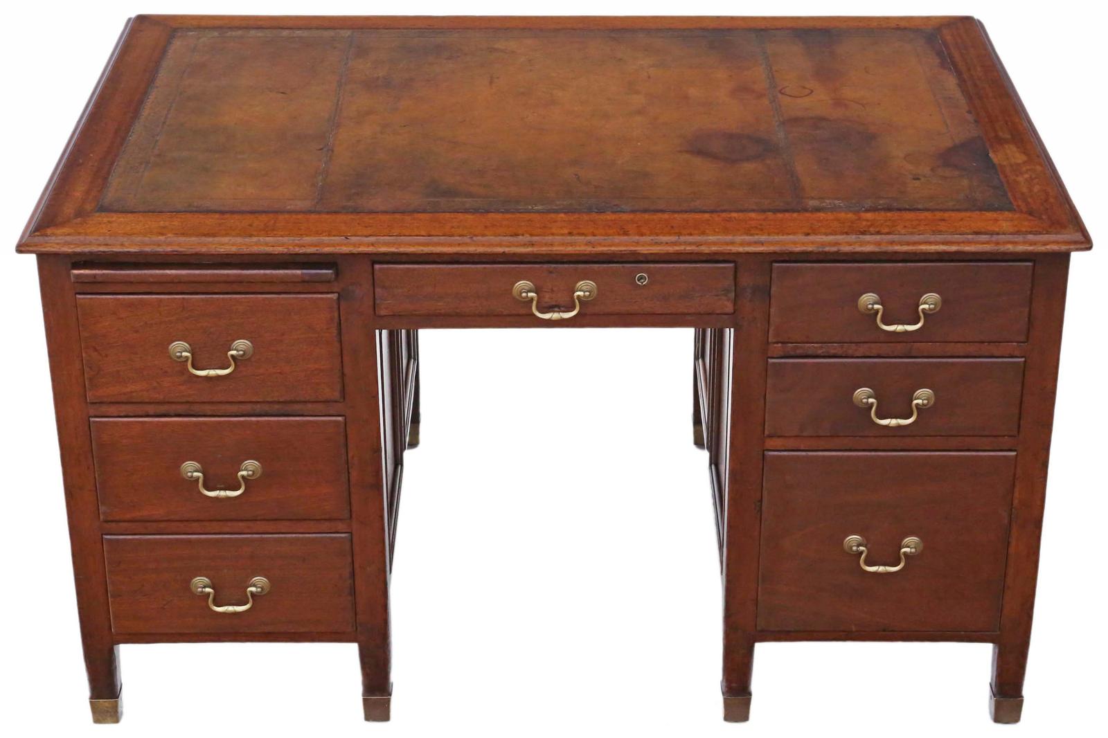 Mahogany Twin Pedestal Partner's Desk of Antique Quality from the 1920s (1 of 10) Mahogany Twin Pedestal Partner's Desk of Antique Quality from the 1920s (1 of 10)