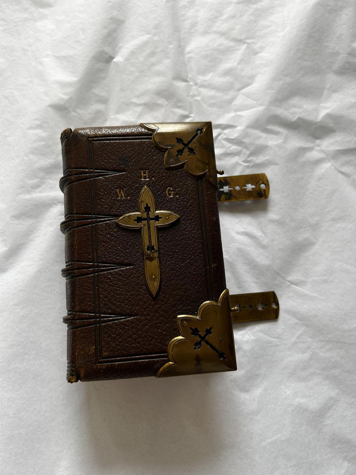 Book of Common Prayer and New Testament (1 of 7)