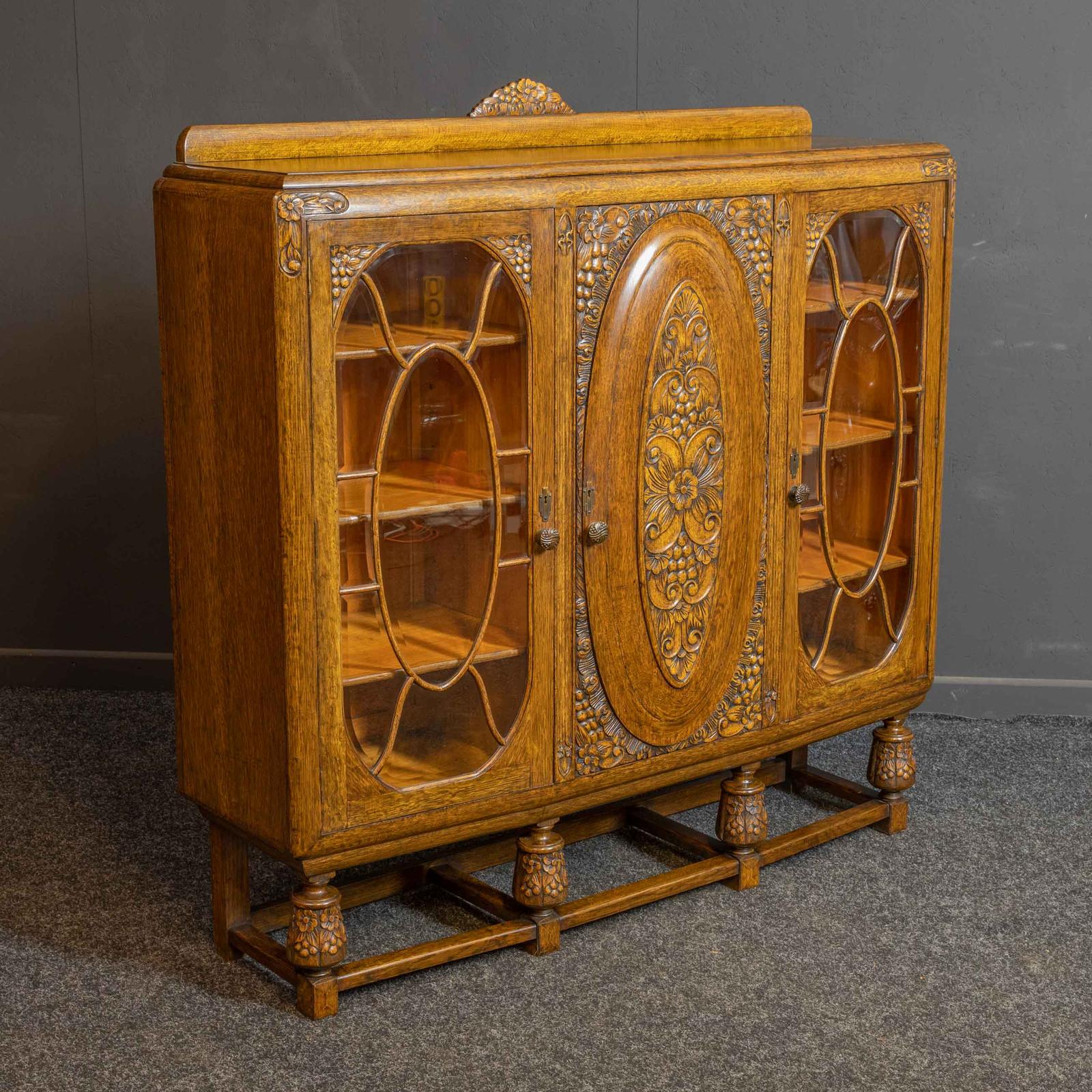 Early 20th Century Carved Oak Bookcase (1 of 15)