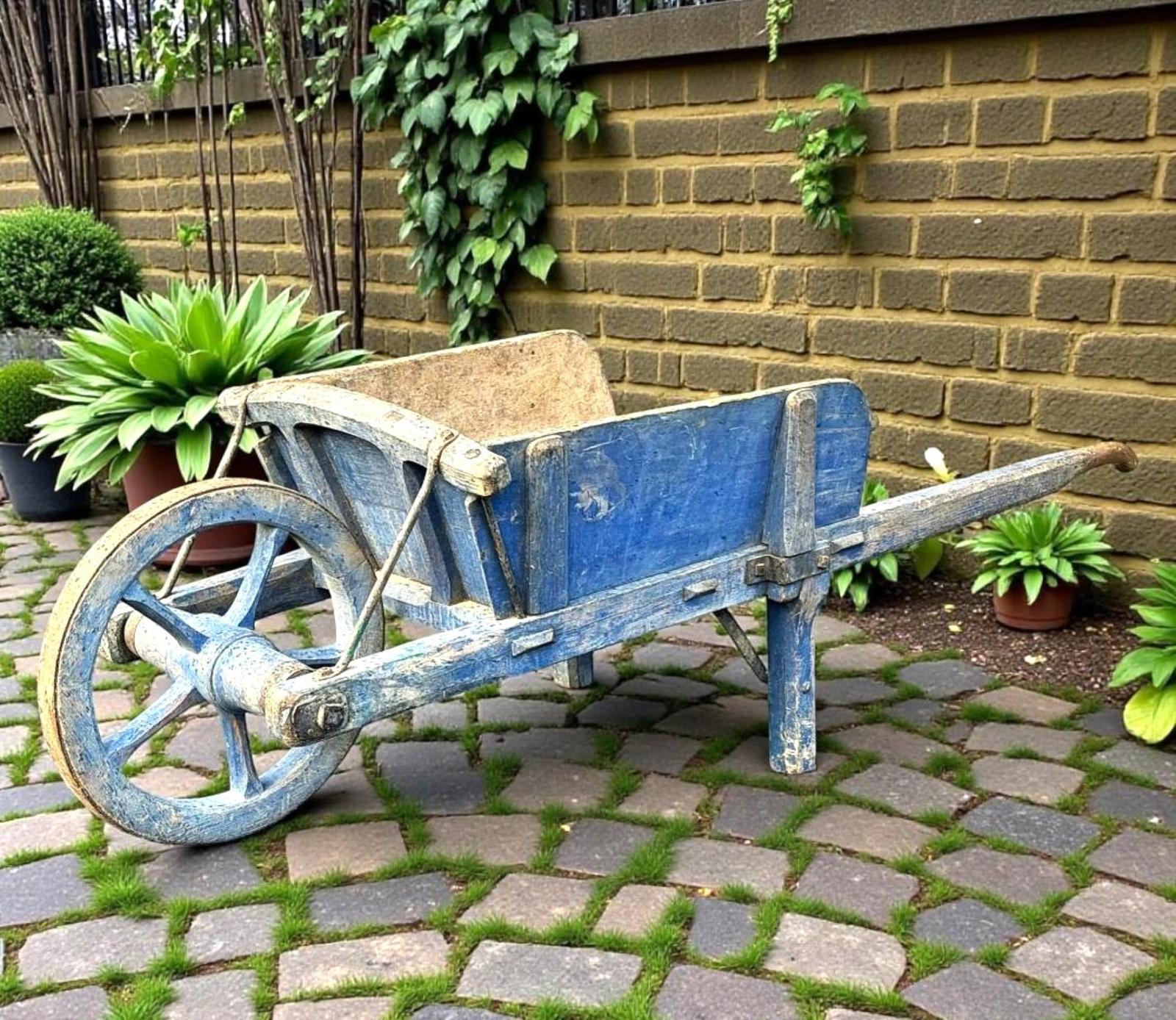 Antique French Painted Wheelbarrow - Early 1900s (1 of 10) Antique French Painted Wheelbarrow - Early 1900s (1 of 10)