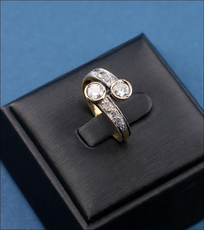 Vintage 18K Gold Toi et Moi Ring with Double Central Zirconia and Pavé Side Zirconias (1 of 8)