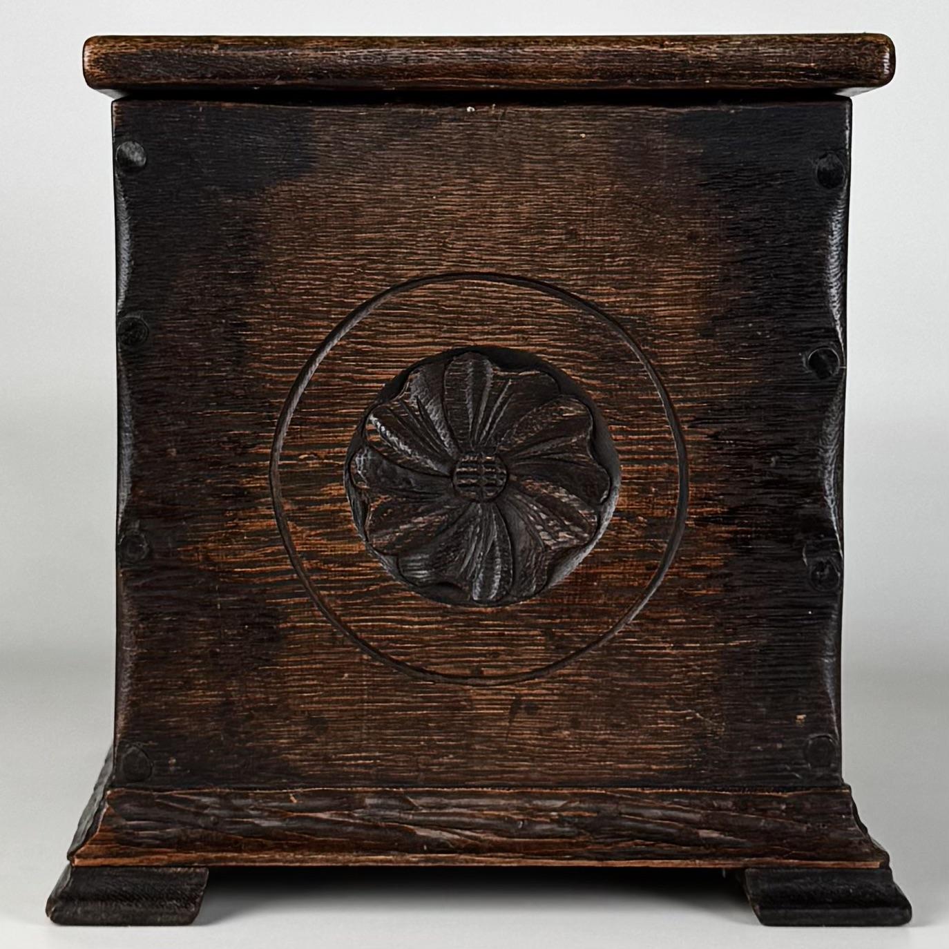 Antique 19th Century Carved Small Oak Storage Box (1 of 10)