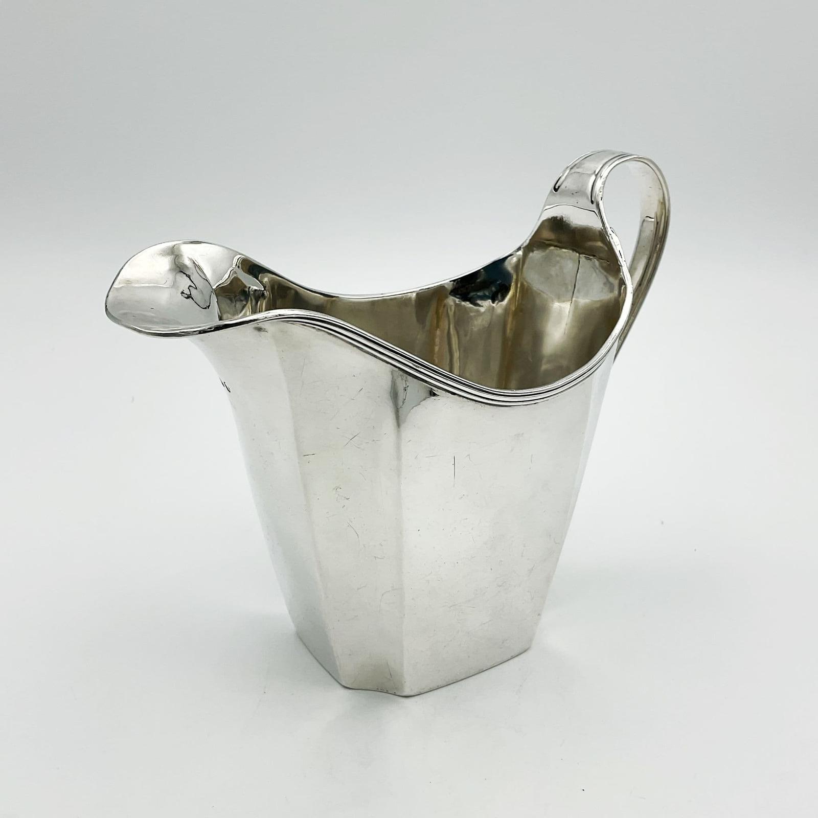 Antique Georgian Sterling Silver Milk or Sauce Jug (1 of 20)