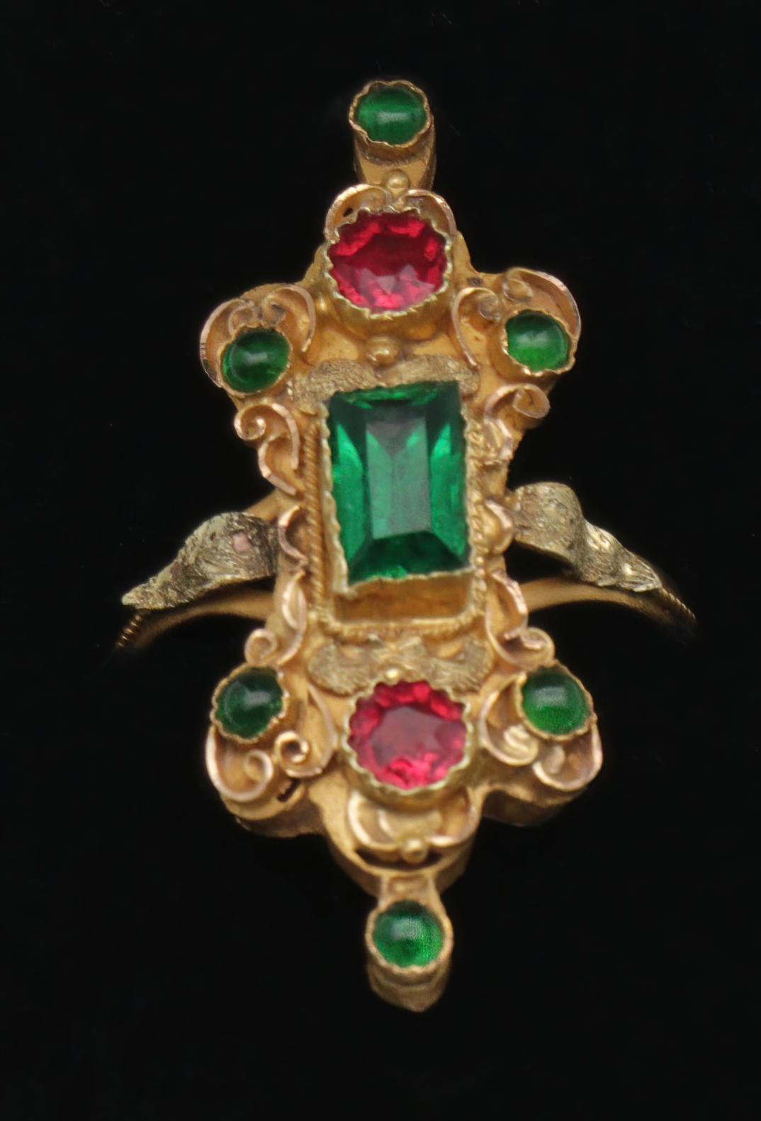 Mid 20th Century 18ct Gold Ring (1 of 4)