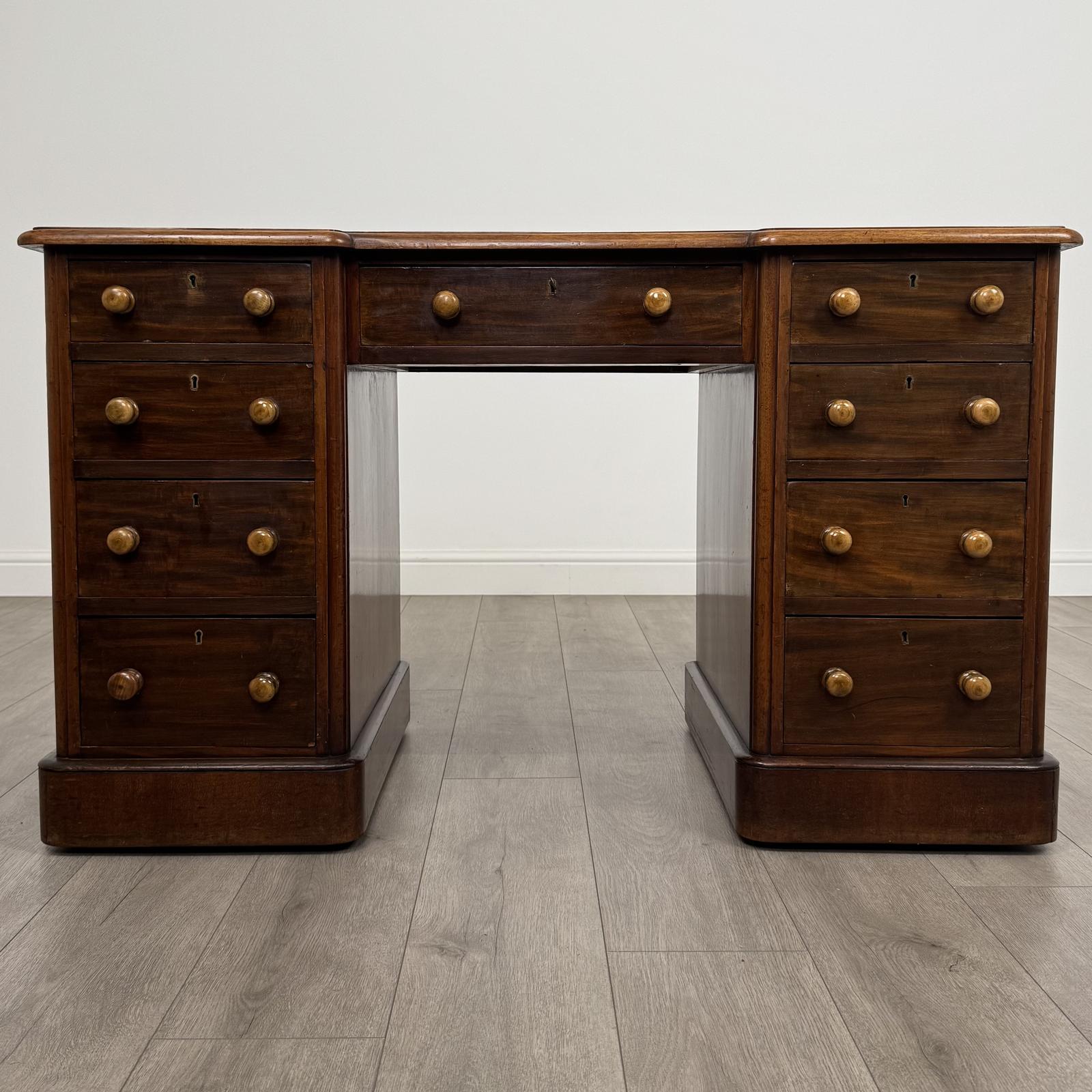 Antique 19th Century Good Quality Kneehole Desk In Mahogany (1 of 11)