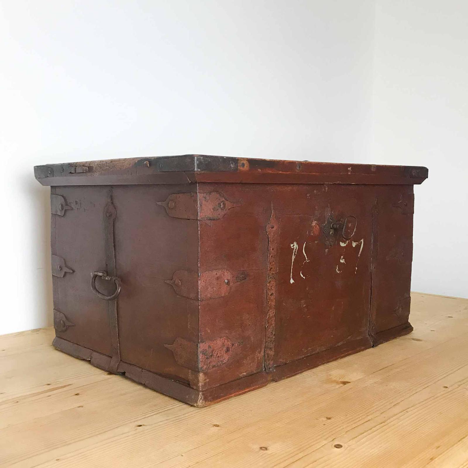 Antique Scandinavian Painted Pine Box or Small Chest, Dated 1837 (1 of 12) Antique Scandinavian Painted Pine Box or Small Chest, Dated 1837 (1 of 12)