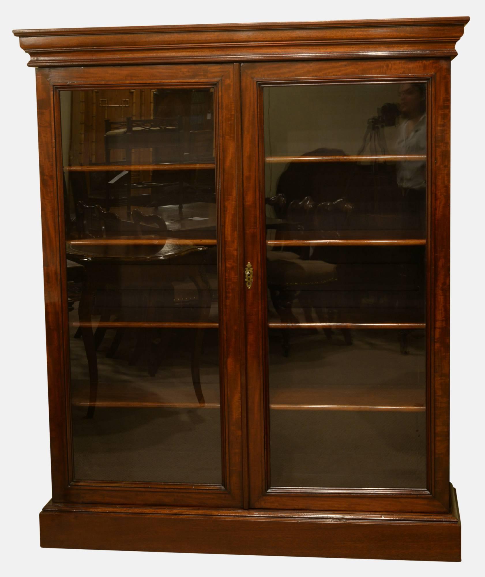 Mahogany Free Standing Bookcase c.1860 (1 of 1) Mahogany Free Standing Bookcase c.1860 (1 of 1)