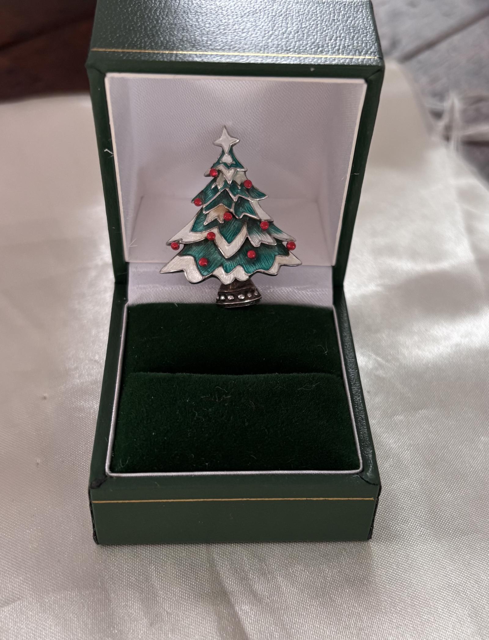 Vintage Silver & Enamel Christmas Tree Brooch (1 of 8) Vintage Silver & Enamel Christmas Tree Brooch (1 of 8)