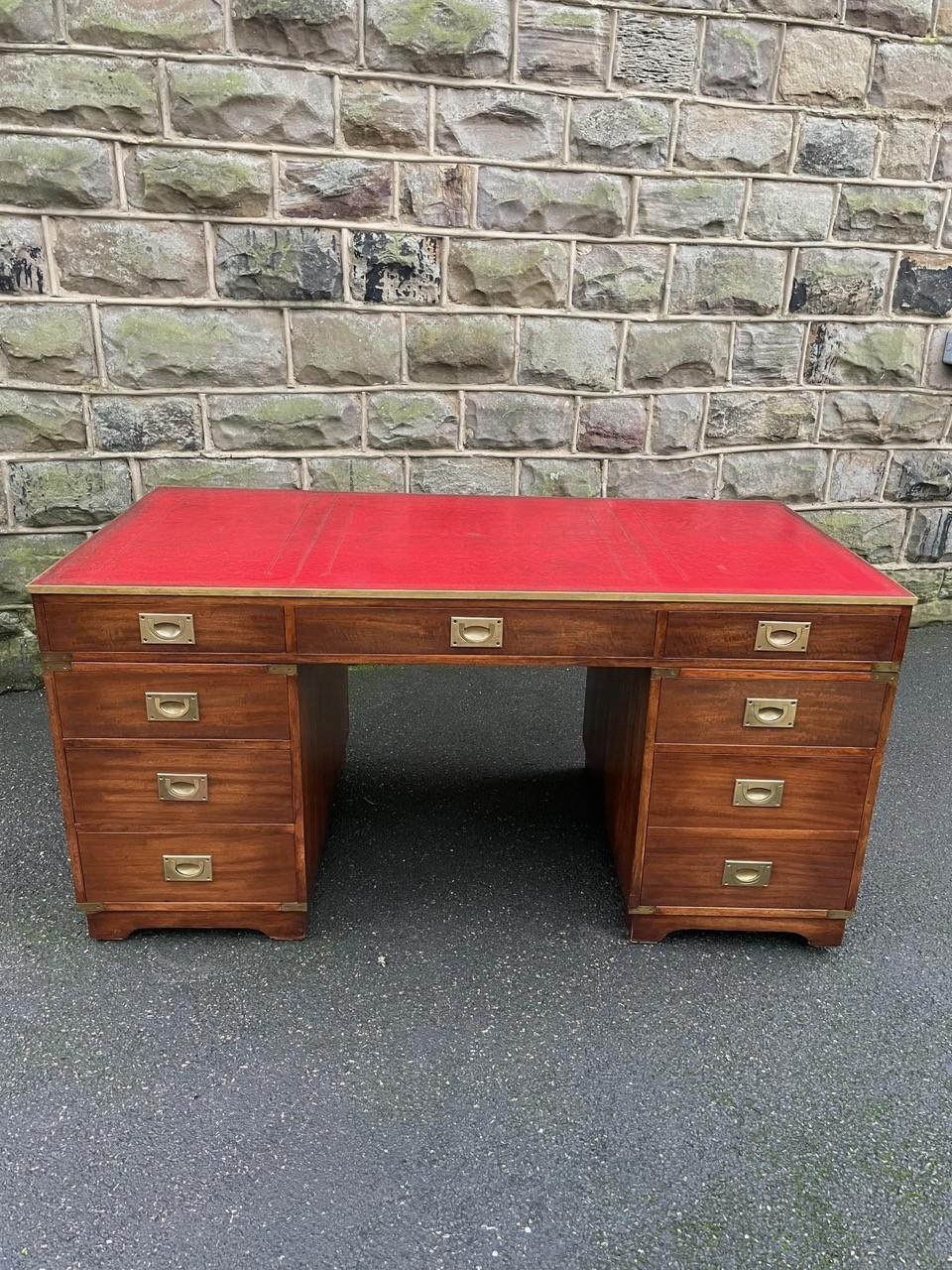 Pedestal Desks - main image