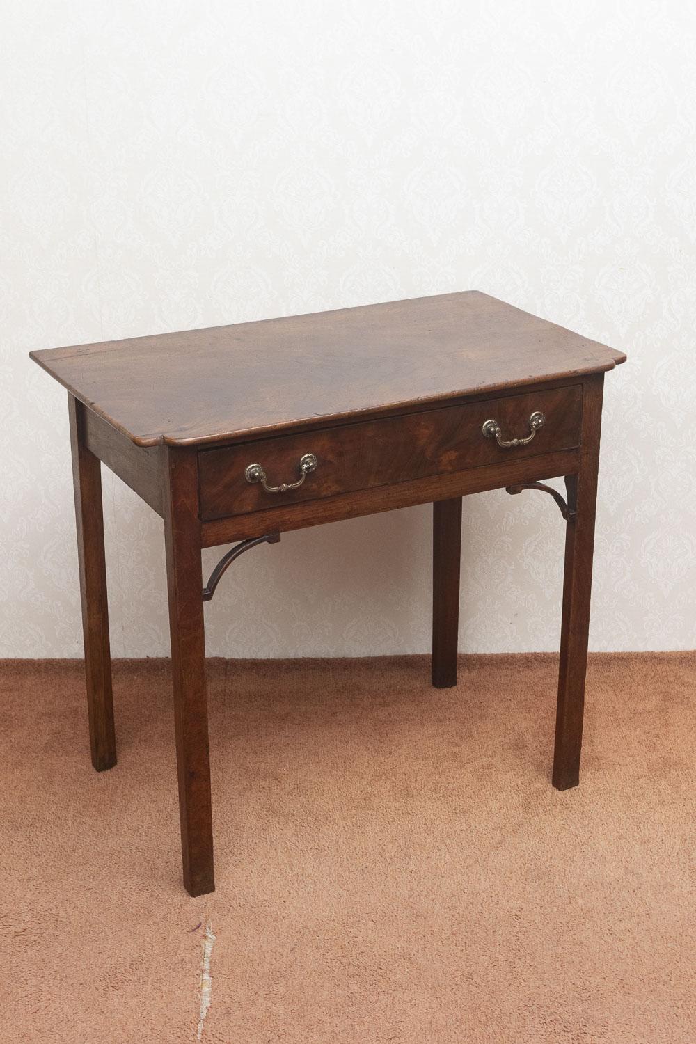 Lovely 18th Century Mahogany Side Table (1 of 10)