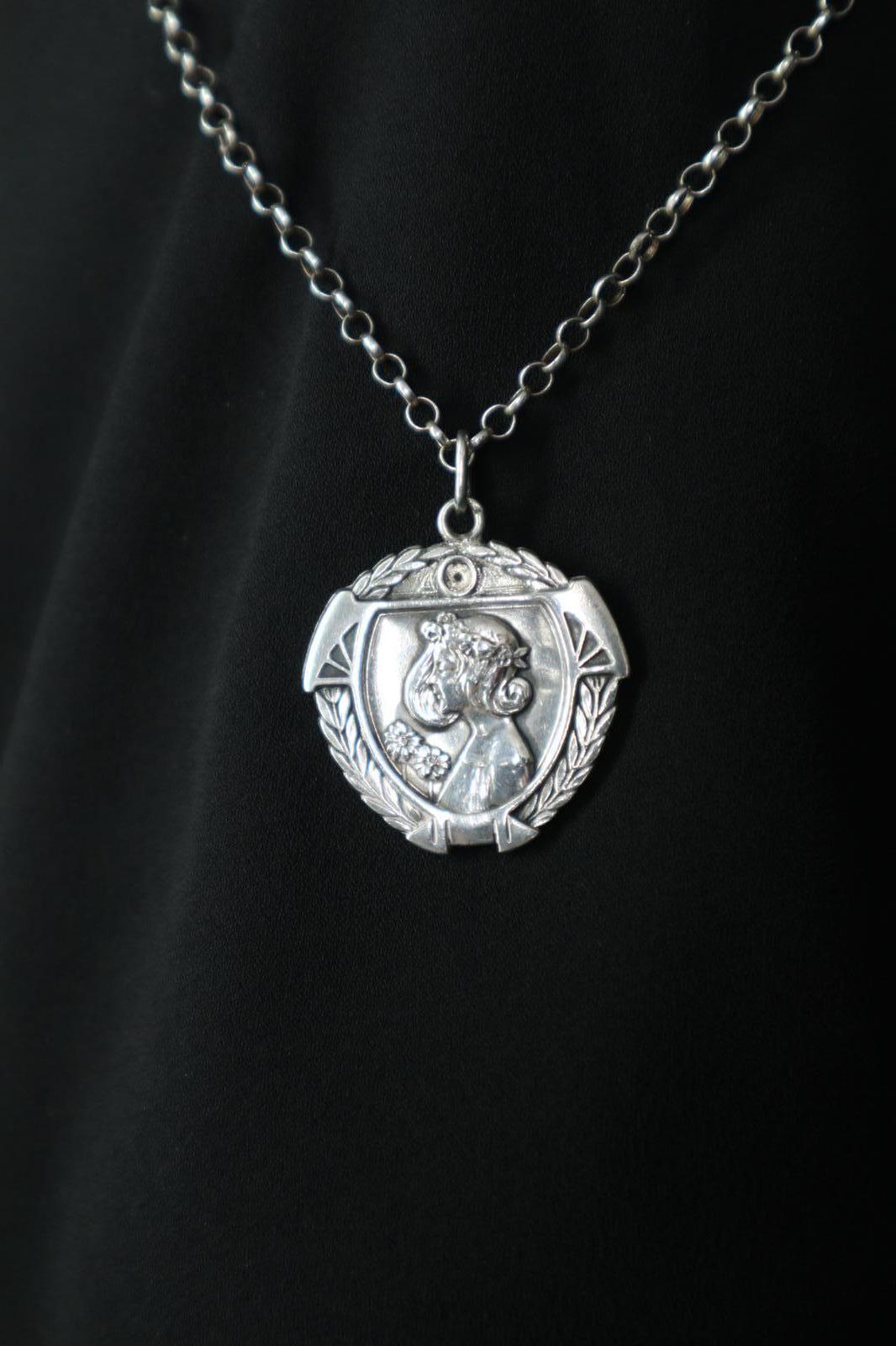 Art Nouveau / Jugendstil, Northern European Pendant, Girl & Flowers c.1910 (1 of 19)