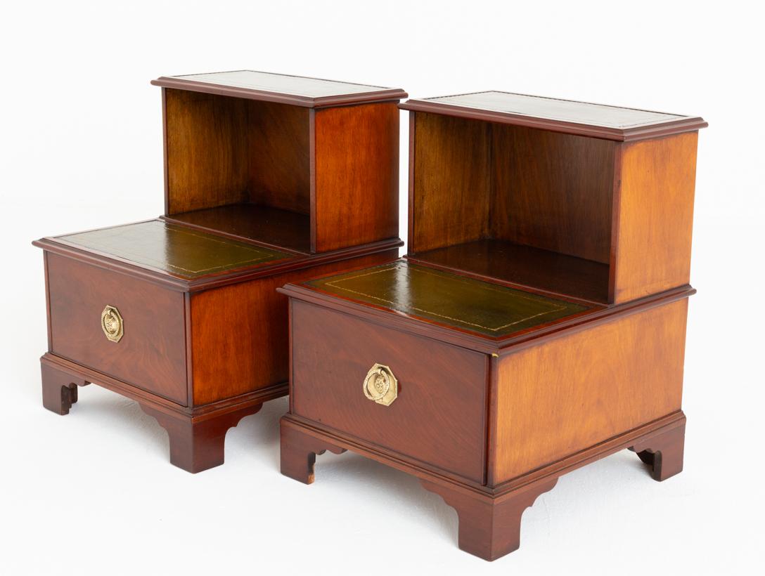 Unusual Pair of Georgian Revival Mahogany End Tables (1 of 8)